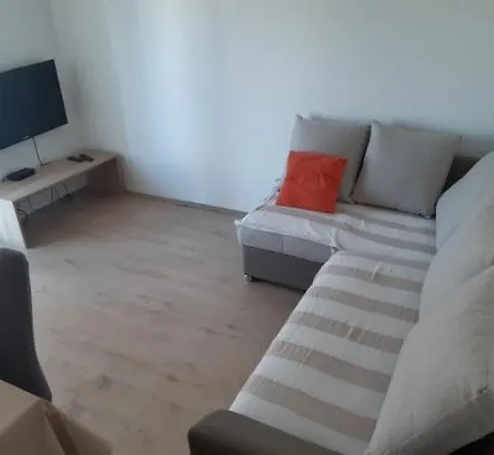 Apartman S 3 Sobe *